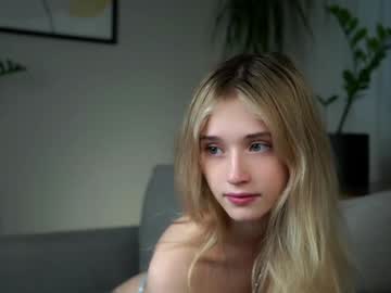 girl
        taitehambelton cam image #3439128