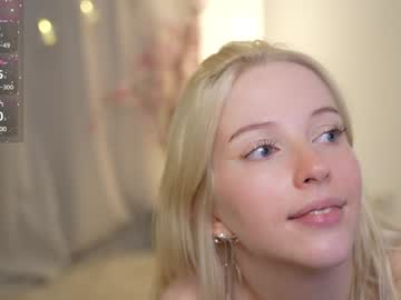 girl
        my_stella cam image #3738145