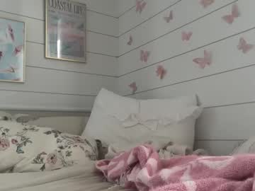 girl
        adorablair cam image #3934887