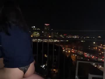 couple
        ari_lovexo cam image #708298