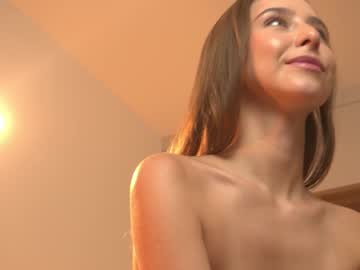 girl
        via_olivia cam image #3053363