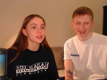 couple
        julsweet cam image #2608272