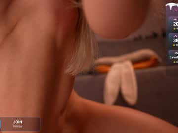 girl
        lil_eva cam image #2161415