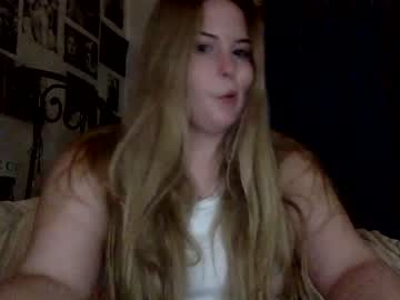 girl
        meganxoxo60532 cam image #928684