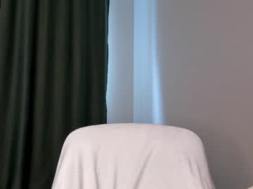 girl
        bzzzme cam image #1236111