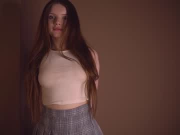 girl
        belletesla cam image #2437673