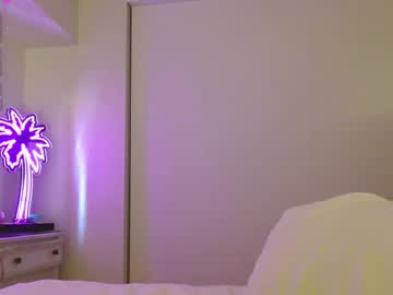 girl
        valerie_james3 cam image #4573736