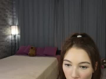 girl
        olivia_blenda cam image #3731992