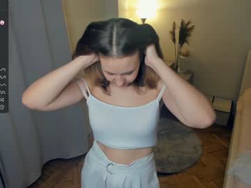 girl
        next_to_you_ cam image #1955696