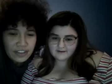 couple
        chunkiiluvrs cam image #371017