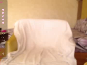 girl
        amirarossee cam image #2816827