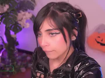 girl
        nicdani_1 cam image #2835077