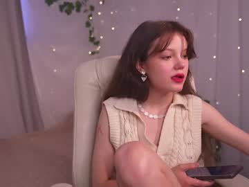 girl
        ur_mary_ cam image #4435557