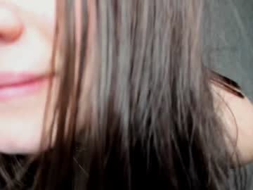 girl
        oladushek18 cam image #2390819