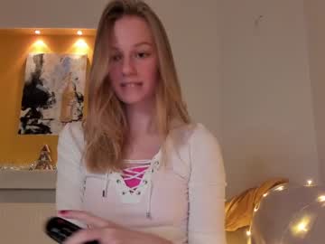girl
        magic_couple13 cam image #2118822
