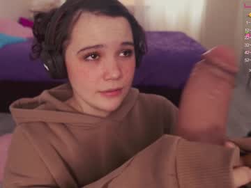 girl
        chery_lady22 cam image #819579