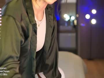 girl
        abie_owen cam image #1843125