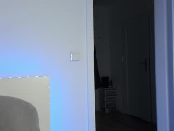 girl
        yournaughtymiss cam image #1996642