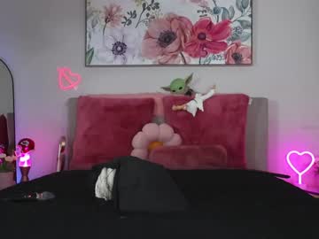 couple
        ari_lovexo cam image #1689558