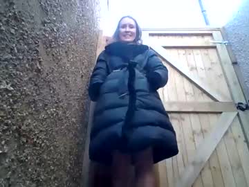 girl
        eatmypie69 cam image #2328863