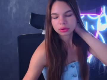 girl
        stasy_milk cam image #3343128