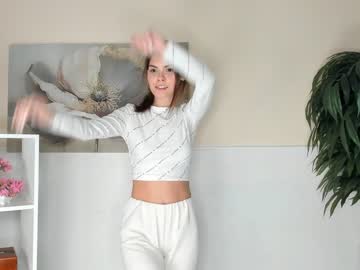 girl
        elviachaplin cam image #2288997