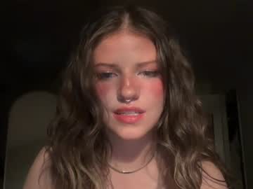 girl
        fairyyy653 cam image #4008860