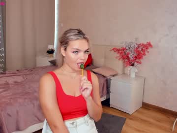 girl
        kathleenstevenson cam image #1431557