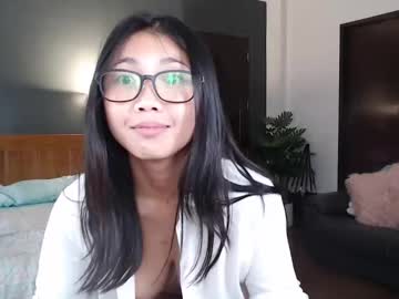 girl
        skytime96 cam image #3726642