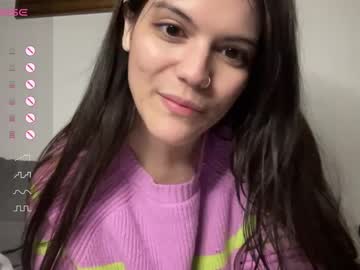 girl
        moonghosts cam image #2203460