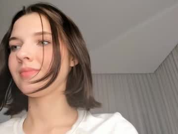 girl
        maudcouncil cam image #4279133