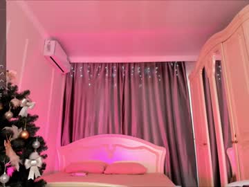 girl
        mia_mei_ cam image #2135723
