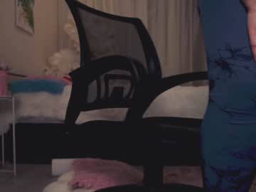 girl
        chery_lady22 cam image #2303083
