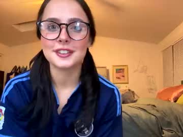 girl
        phe_sloan cam image #3615191