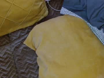 girl
        juicy_peach88 cam image #140740