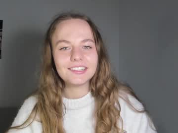 girl
        evalalala cam image #450224