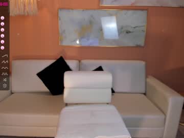 girl
        niaholland cam image #1282374