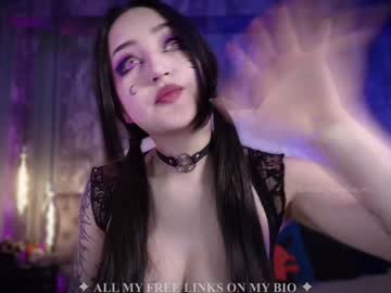 girl
        charlotte_germanotta_ cam image #4413550