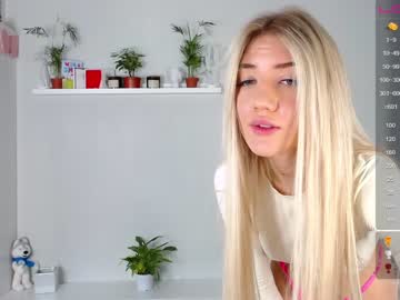 girl
        ella__sweety cam image #479457