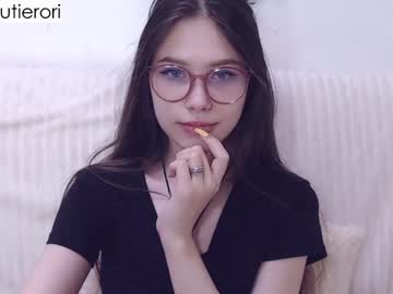 girl
        avrora_deis cam image #284016