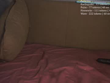girl
        kittywannawin cam image #3547759