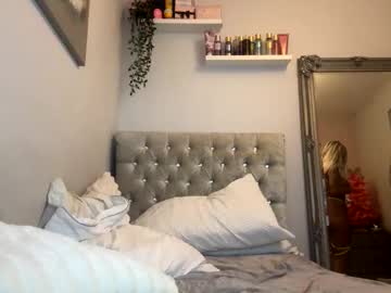 girl
        itsmelolax cam image #3700472
