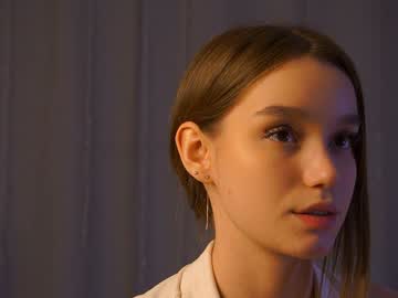 girl
        harrieteasley cam image #4061843