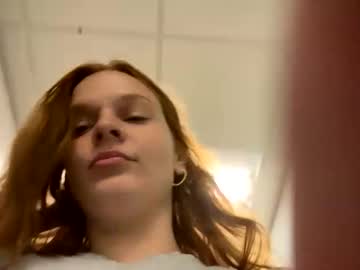 girl
        karmacold cam image #4574845