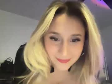 couple
        hotandhornyhannah cam image #2164033