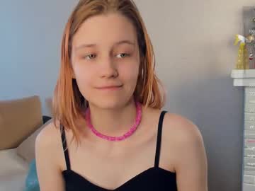 girl
        silviaharkey cam image #4124036