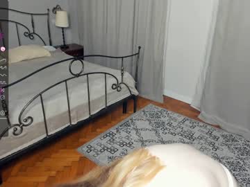 girl
        vicky_kiwi cam image #1623118