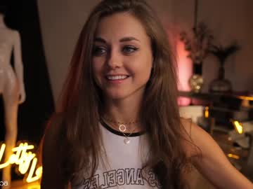 girl
        lettymoa cam image #2934157