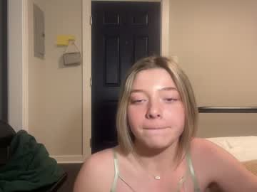 girl
        ashleymoore_9 cam image #4055307