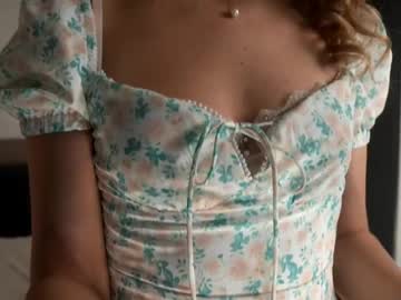 girl
        unbelievable__ cam image #4438684